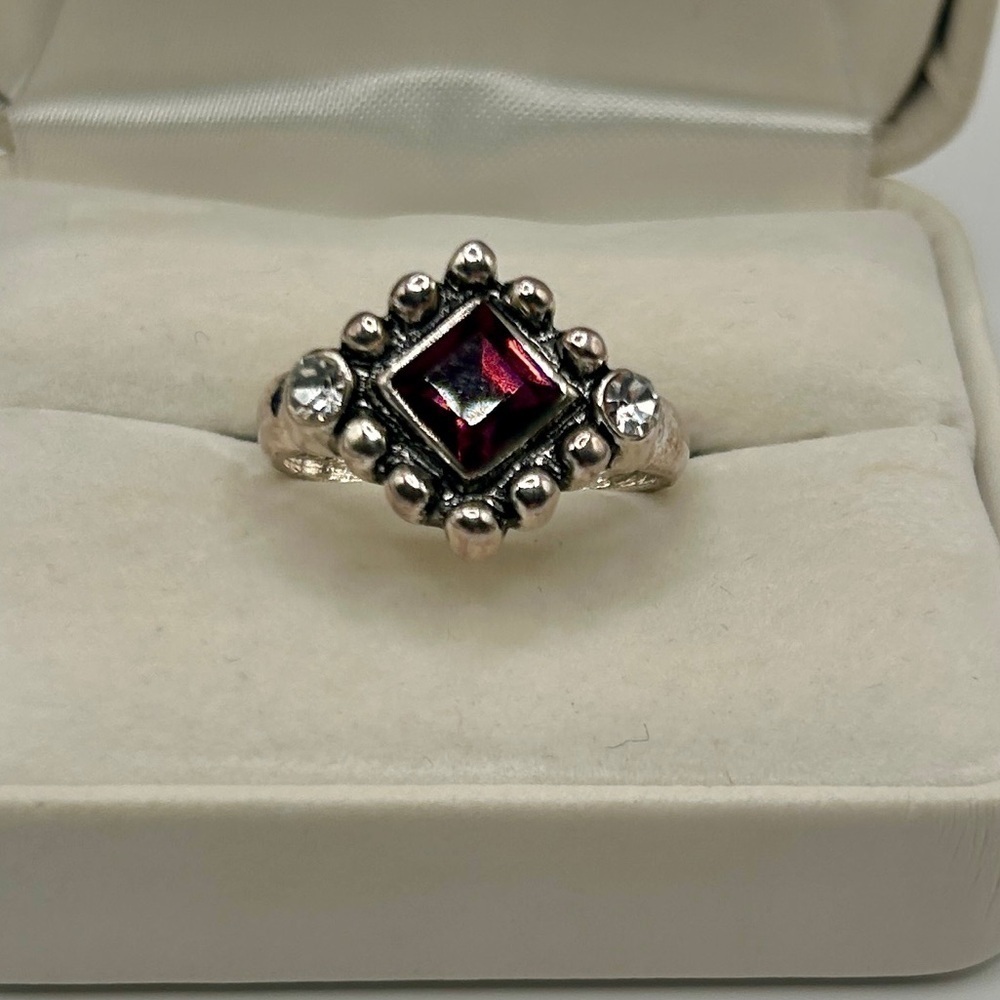 Vintage Purple Crystal Gemstone Silver Ring Sz 9.5 - Picture 3 of 5